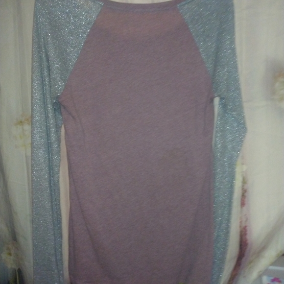 🎉American Eagle Outfitters Pink & Silver Top - Picture 5 of 6